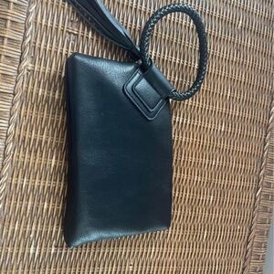 Black wristlet